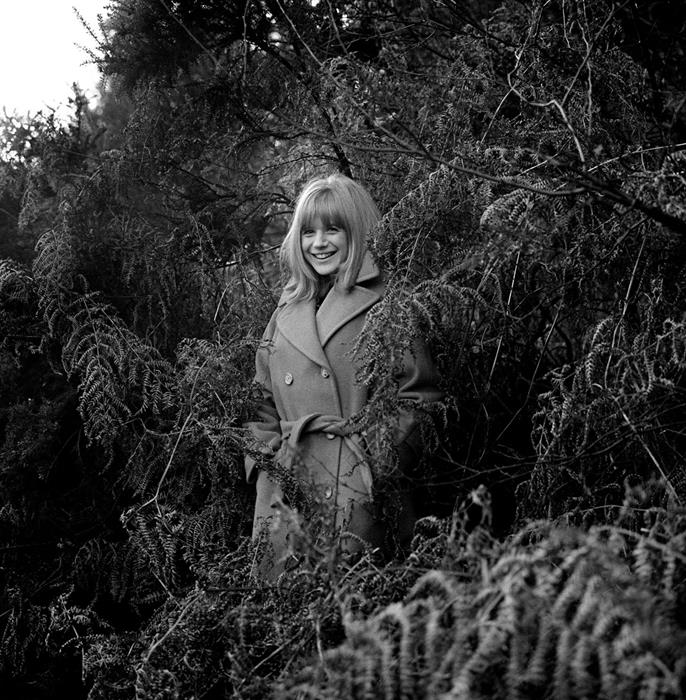 Marianne Faithfull in forest 