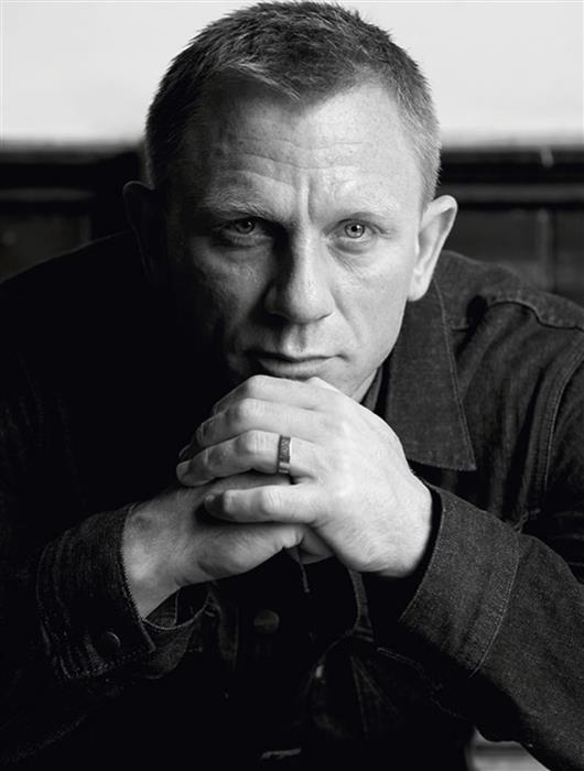 Terry O'Neill Prints  James Bond Stars 