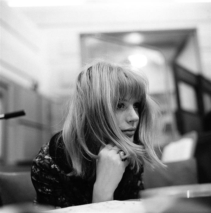 Marianne Faithfull in recording studio 