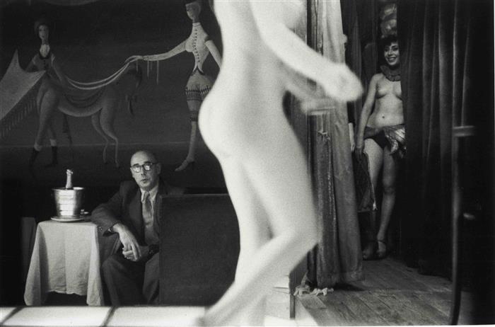 Frank Horvat Paris ie Sphynx 1956