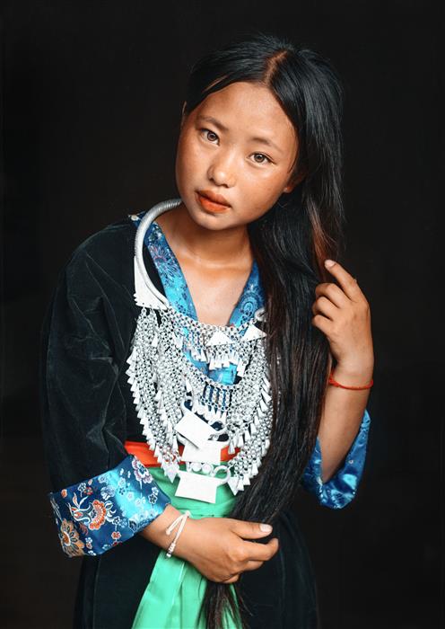 Yer in Hmong Dress